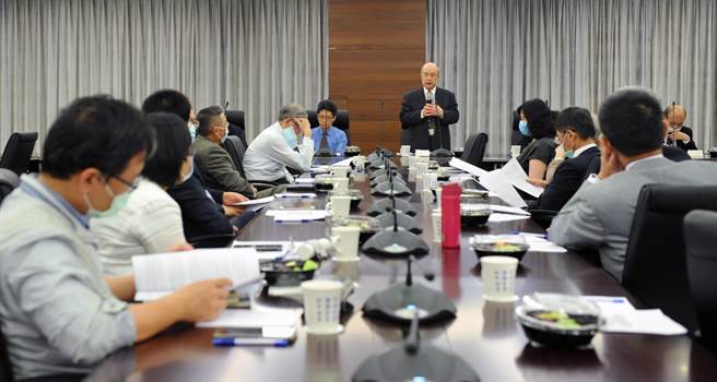 海基会今(27)日举行顾问会议。海基会秘书长詹志宏致词。（海基会提供）