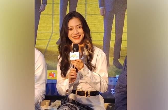 Baby记者会零修图影片引发大陆网友热议。(取自抖音)