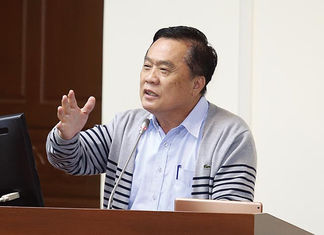 國民黨立委翁重鈞昨在立法院爆料表示，審計單位查核國防部軍購預算時，根本無從查起，「錢花出去，就變成實現數」，副審計長李順保坦言，他們在審核時也發現，「美方如果提出發價書，國防部撥款就會變成實現數。」（本報資料照片）