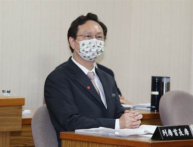 侨委会委员长童振源28日赴立院外交委员会报告。（姚志平摄）