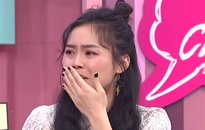 梁佑南27岁女儿方琦控诉妈妈讲话难听。（图／YT@今晚开讚吧）