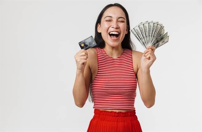 生肖牛、鸡、羊的人命里藏金，一生好运不断，贵气横溢，不再为钱发愁。（图／Shutterstock）