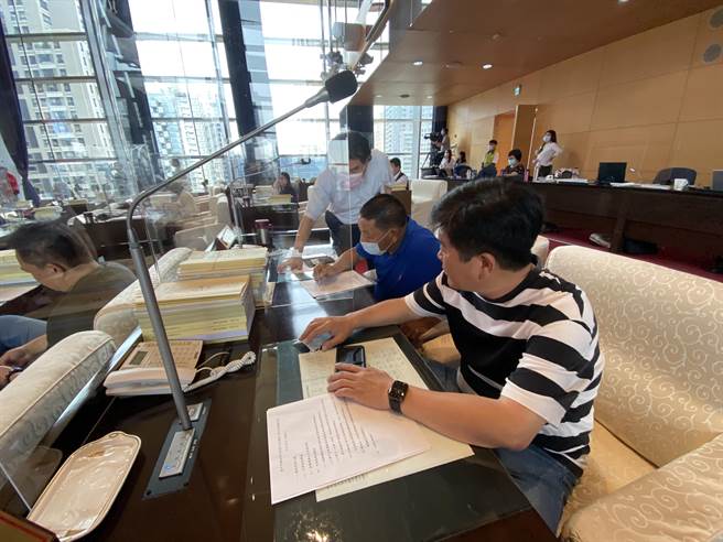 為了避免讓學童的飲食存在誤食萊克多巴胺風險，議員提案修正《台中市學校午餐自治條例》。（盧金足攝）