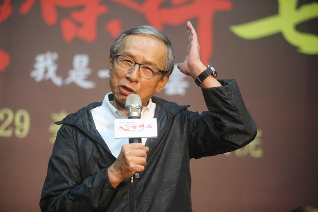 歷經抗癌、跌倒受傷、疫情，現在還當了阿公，吳念真醞釀7年，集結人生喜怒哀樂與酸甜苦辣各種滋味滋味，總算要推出《人間條件7》。（杜宜諳攝）