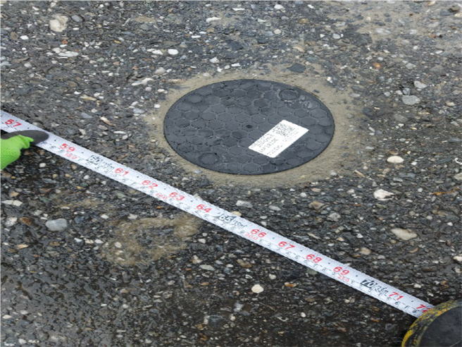 花莲市区停车格纳入「智慧停车及导引系统」，县府在停车格设置侦测器(地磁)，透过侦测回传网站，方便驾驶人搜寻停车资讯。（花莲县府提供／王志伟花莲传真）