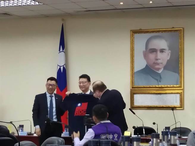 中廣董事長趙少康今天應邀到國民黨中常會專題演講。（黃福其攝）