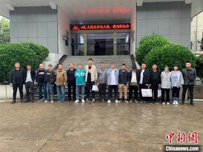 涉案逾2億6千萬，內蒙古警方打掉境外電詐洗錢集團。圖為警方抓獲犯罪嫌疑人。（中新網╱達拉特旗公安局提供）