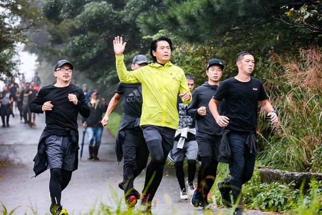 周润发热爱慢跑出名，2018年来台曾登阳明山二子坪晨跑。（图／中时资料照）