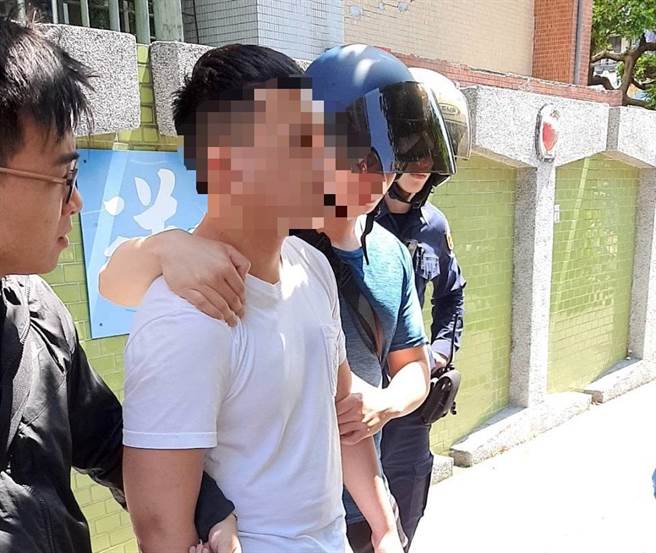 警方依法将蔡姓男子移送检方侦办。（翻摄画面）