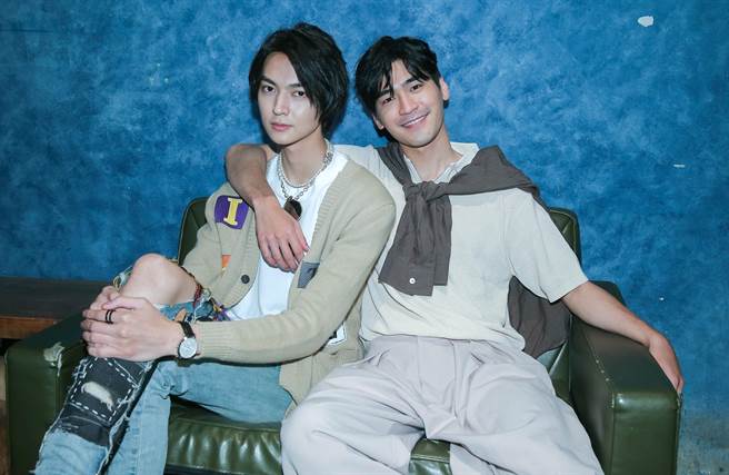 陈立安、涂善存剧中两情相悦。（粘耿豪摄）