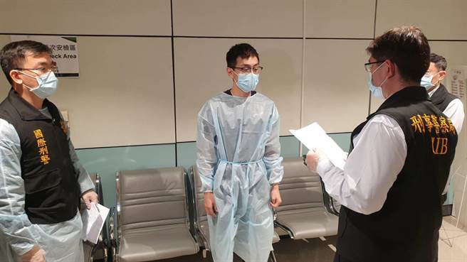 许淳凯28日晚间被押返回桃园机场后，立即被带往台中监狱服刑。(翻摄照片／林郁平台北报导）