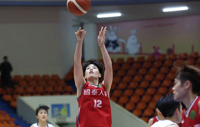 WSBL上季年度MVP国泰林育庭，今天表现高水准，助队收下5连胜。（中华篮协提供）