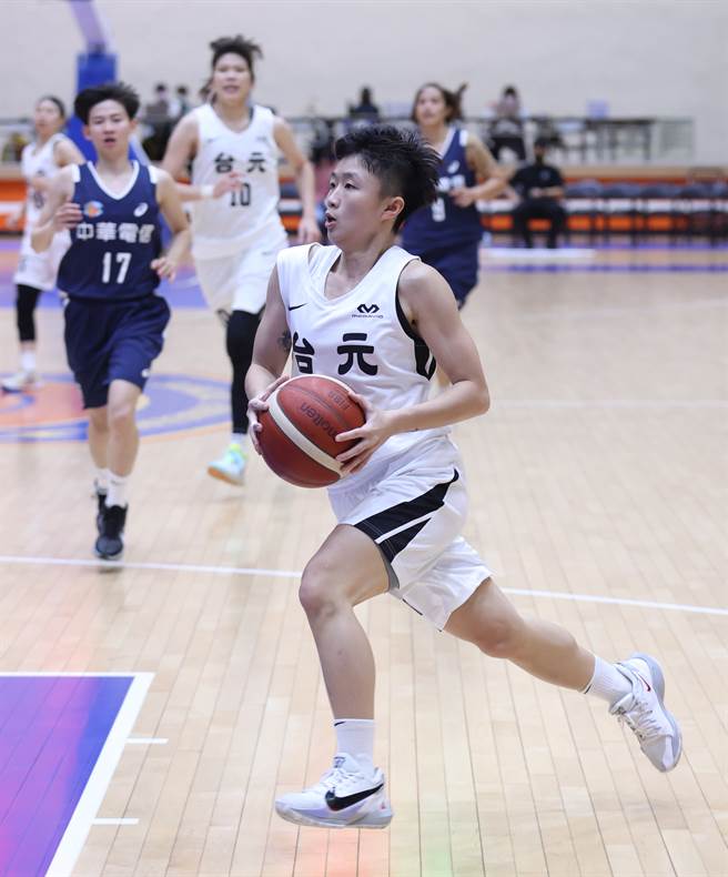 台元林宛瑜走出上一循环的得分低潮，今天对电信轰下18分。（中华篮协提供）