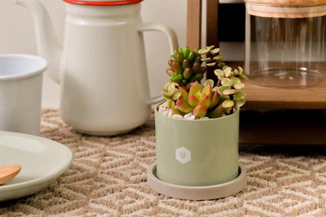 有肉母亲节礼盒「真心美GEM of MAY」，也提供客制化服务。（有肉提供）