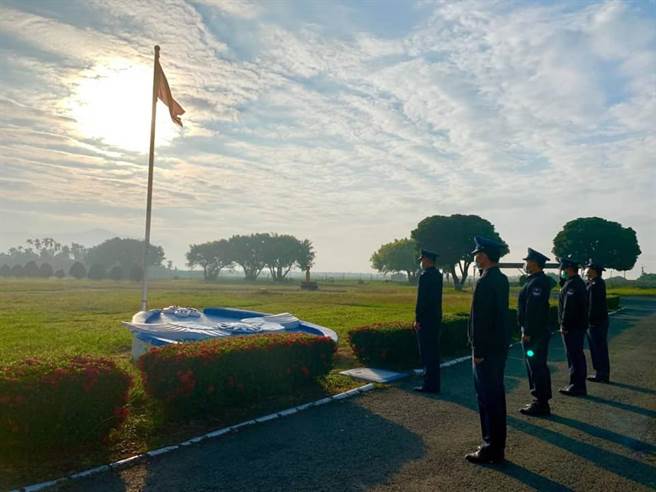 苏威宇去年1月在寝室被发现昏迷，送医后成植物人，经过1年的治疗，苏的父母已于20日签下放弃治疗同意书，并同意捐出儿子的眼角膜。（图／翻摄自脸书，非当事人照片）