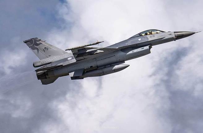 我空军战机将首度自台湾飞到美国进行专精训练。(图/王姓航迷提供)