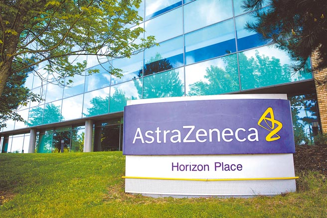 美国囤积了大量新冠疫苗，国际社会要求美国与疫情失控的印度及其他国家分享疫苗的呼声日益高涨。美国正计画在「几周内」与其他国家分享多达6000万剂阿斯特捷利康（AZ）疫苗。（新华社）