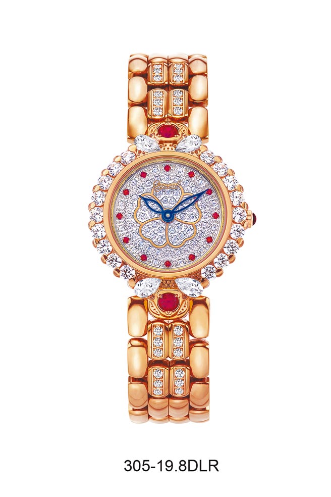 高雄大远百爱其华娇艳拓帕山茶花真钻腕表，原价4万5000元、特价1万9880元。（远百提供）