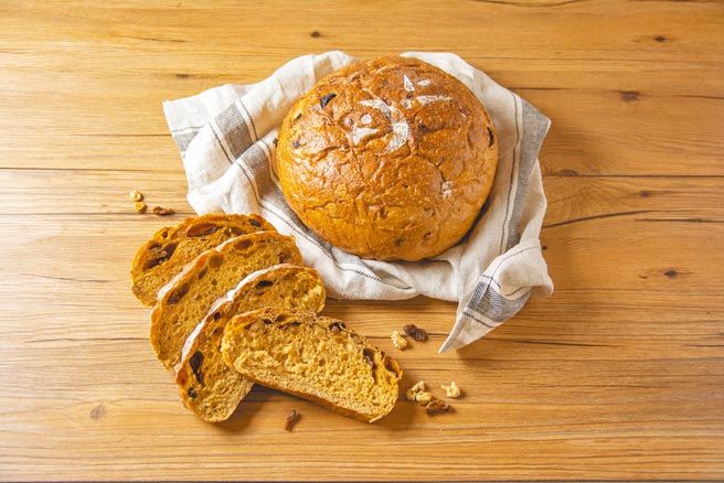 「吴宝春自己做」主打「宝春式风味麵包」DIY制作。（吴宝春麦方店提供）