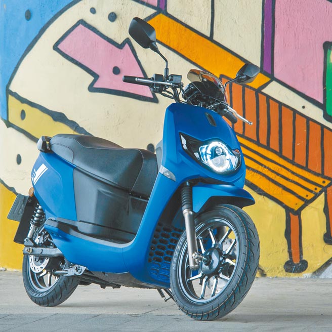 台铃工业新款运动版eReady Run採用7.6kw马达，拥有0-50km/hr加速只要3.7秒强悍性能，售价8万8000元。（陈大任摄）