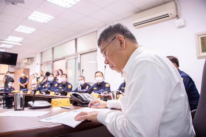 台北市「松山之乱」持续发酵，台北市长柯文哲在脸书发声「先有真相，再做惩处」，追惩不是首要，最要紧是找出真正原因，才能有效的改革。（图／脸书_柯文哲）