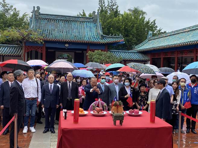 松涛社今天上午在延平郡王祠举行郑成功光復台湾六甲子祭祀典礼。（曹婷婷摄）