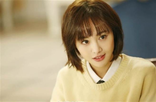 郑爽被举报逃漏税，大陆官方已介入调查，郑爽29日上午回应，「愿配合一切调查」。（取自郑爽微博）