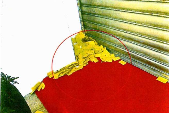 被害人遭嫌犯以喷漆、洒冥纸等方式恐吓。（翻摄照片／林郁平台北传真）