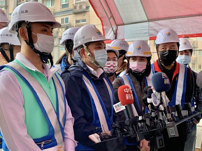 侯友宜今视察三莺线。（许哲瑗摄）