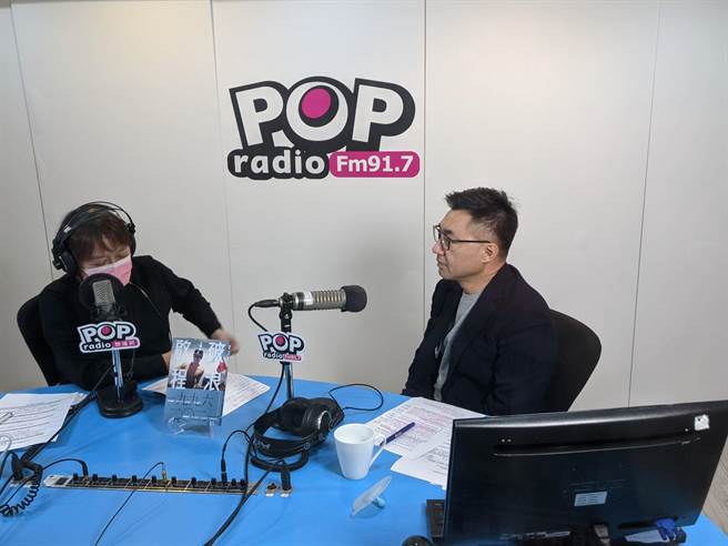 國民黨主席江啟臣今天接受《POP搶先爆》廣播專訪。（趙婉淳攝）