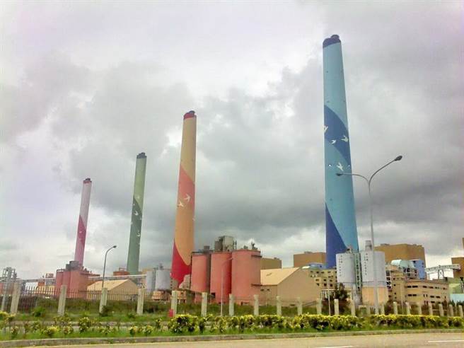 台中市政府强调，中火减煤最有成效是在卢秀燕任内2019、2020年，让生煤使用量降至约1200多万公吨。（陈世宗摄）