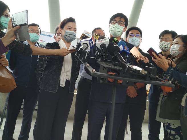 高雄市長陳其邁表示，5月7號前可望讓澄清湖由現在的161萬噸儲水，再增加到滿水位260萬噸，這樣就可以有多餘水源做調度。（林雅惠攝）