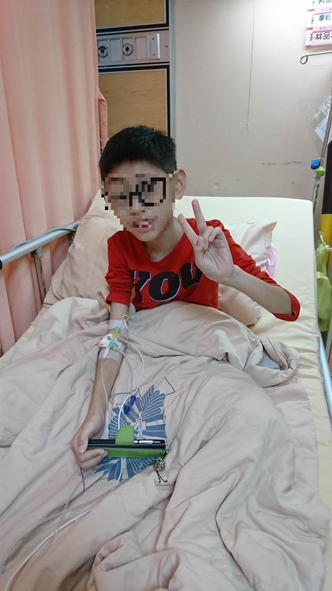 患者小賓國一時因發炎性腸道疾病，食慾差，身高僅148公分、體重26公斤，造成營養不良，至醫院經「膠囊內視鏡」檢查，確診「克隆氏症」。（台中榮總提供／張妍溱台中傳真）