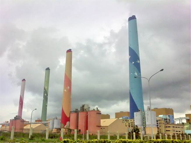 台中市长卢秀燕希望蔡总统支持台中抗空污的决心及减煤减碳策略，图为台中火力发电厂。

台中市政府提供