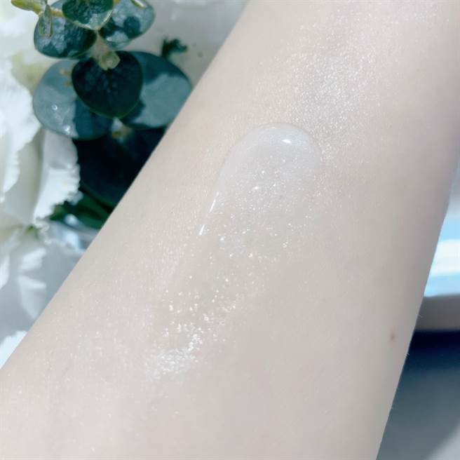 海洋拉娜独有的造光微球体透过高能量程序独立微化处理，让肌肤能迅速吸收。（邱映慈摄）