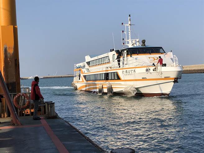 金门「小三通」自去年2月10日因疫情中断往来，何时復航？受到各方瞩目。（李金生摄）