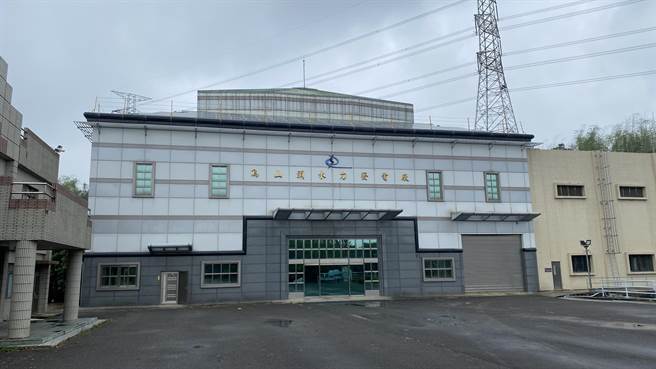 水情严峻，乌山头水力发电厂已经好几个月没发电。（刘秀芬摄）