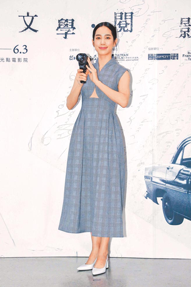 温贞菱昨出席活动，分享喜欢摄影也爱看「法国新浪潮」电影。（罗永铭摄）