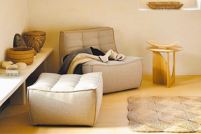 Mountain Living N701系列亚麻沙发，自然清新的亚麻色系与符合人体工学的舒适坐感，让人在家也能放松享受。（Mountain Living提供）