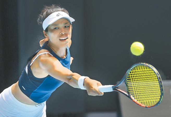 谢淑薇在马德里网球赛会外赛次轮，以直落二输球，她将继续拚战双打赛事。（美联社资料照片）