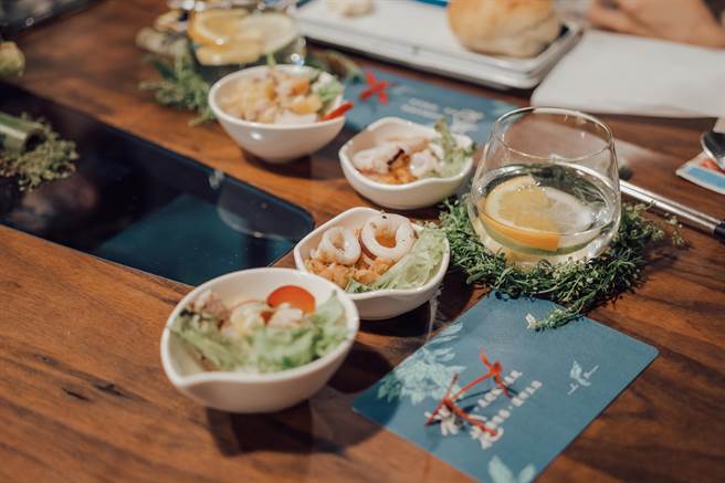 「百年圳流－嘉南大圳开工满百纪念活动」安排了多项体验活动，风土餐桌提供甜点、咖啡、茶席、餐食，都与嘉南平原物产息息相关。(文资处提供／刘秀芬台南传真)