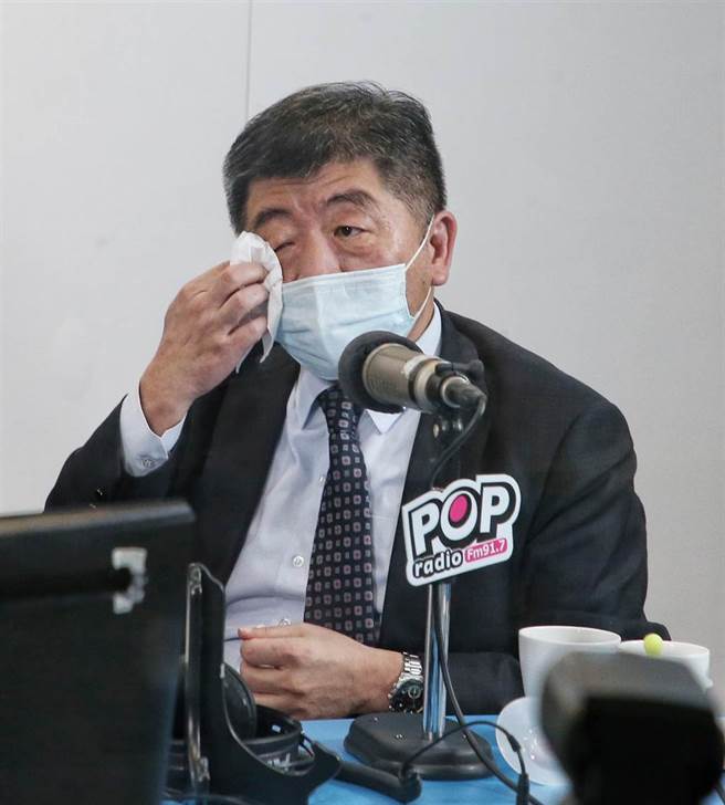 陈时中接受电台专访。（赵双杰摄）
