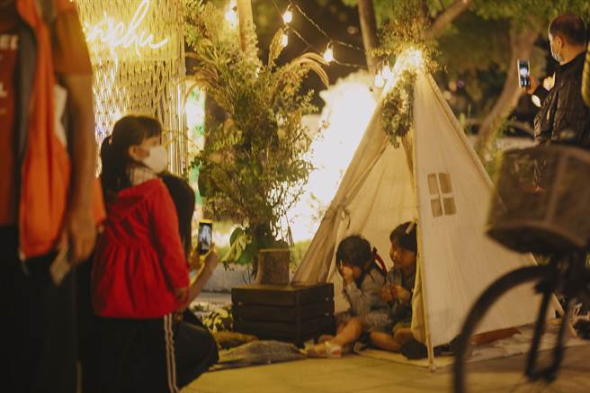 新竹市政府明天将加码活动内容，再推出80个摊位的「森微光市集」。（新竹市政府提供／陈育贤新竹传真）