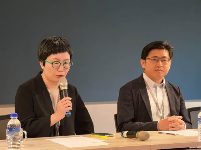 文策院董事长丁晓菁今(30)日召开临时记者会亲上火线说明《CCC创作集》平台争议。（王宝儿摄）
