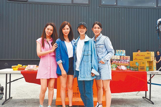 夏于乔（左起）、天心、桂纶镁、林思宇日前出席影集开镜。（红杉娱乐提供）