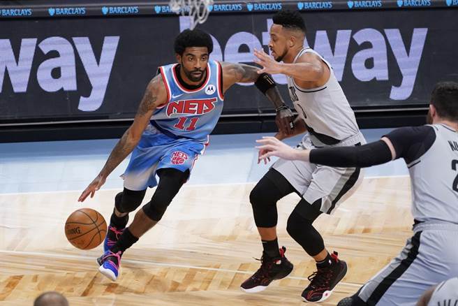 篮网后卫厄文1日虽拿28分，却没办法改变输球命运。(美联社)