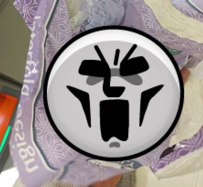 外送员提超巨大桶装水爬到四楼，客人结帐掏出上百枚硬币，还自曝身分说我时间很多。（图／翻摄自爆怨2公社）