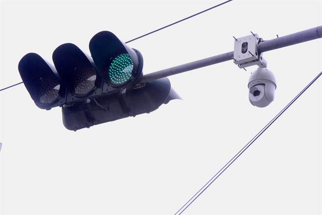 警方在市区设置7组科技执法系统，将以车牌辨识为基础，採影像分析违规态样搜证取缔。（王志伟摄）