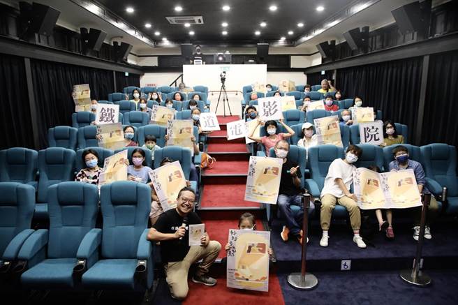 花莲县文化局去年将铁道文化园区内有百年歷史的中山堂，打造成具专业电影规格放映设备的铁道电影院，是县内首座非商业影厅。（花莲县文化局提供／罗亦晽花莲传真）