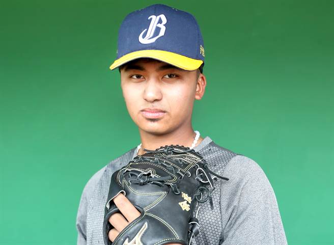 中信兄弟投手余谦。（郑任南摄）